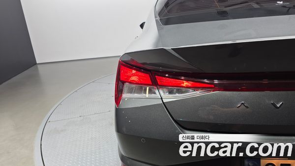 Hyundai Elantra 2023, фото 9