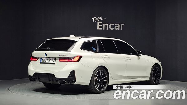 BMW 3 Series 2023, фото 2