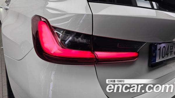 BMW 3 Series 2023, фото 9