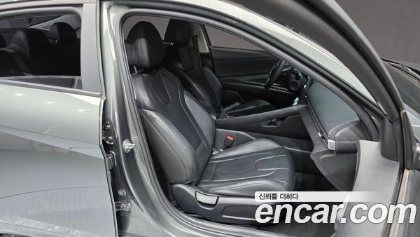 Hyundai Elantra 2023, фото 16