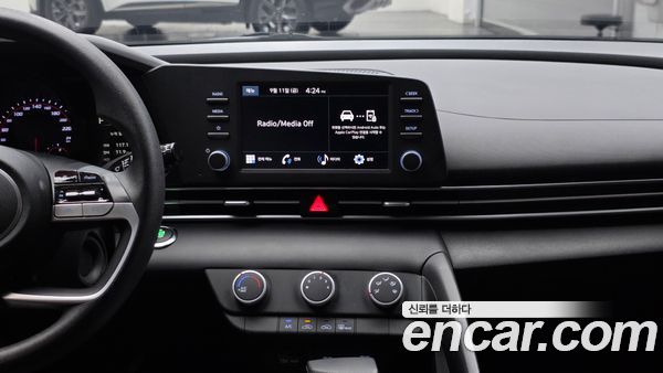 Hyundai Elantra 2023, фото 31