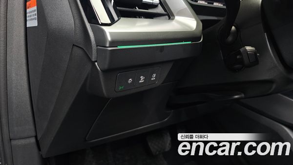 Audi Q4 e-tron 2023, фото 28
