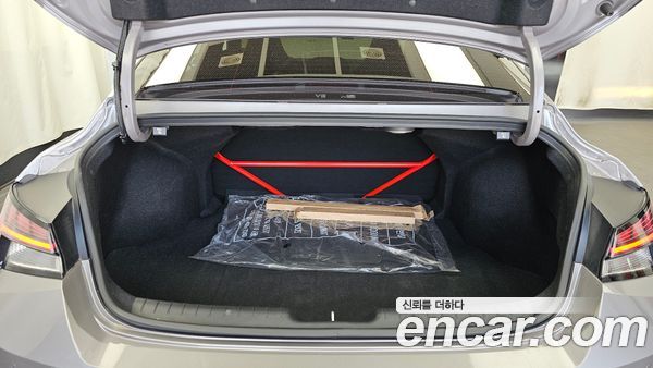 Hyundai Elantra 2022, фото 26