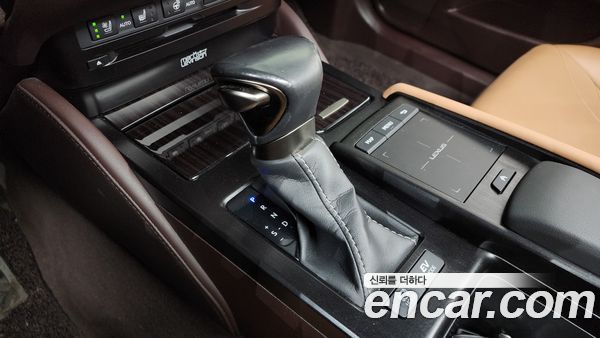 Lexus ES 2021, фото 9