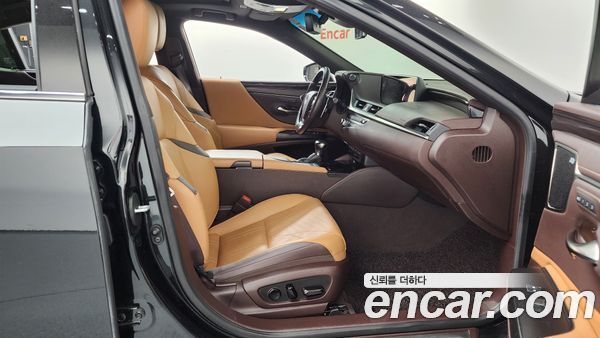 Lexus ES 2021, фото 11