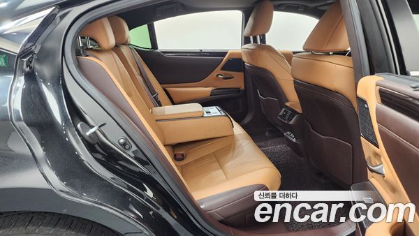 Lexus ES 2021, фото 12