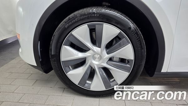 Tesla Model Y 2022, фото 5