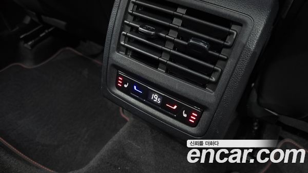 Volkswagen Golf 2023, фото 25