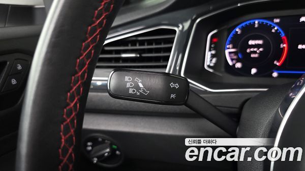 Volkswagen T-Roc 2021, фото 35