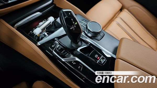BMW 5 Series 2023, фото 9