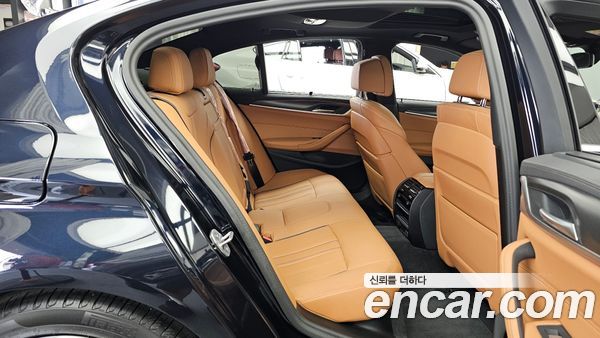 BMW 5 Series 2023, фото 12