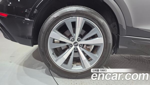 Audi Q8 2022, фото 5