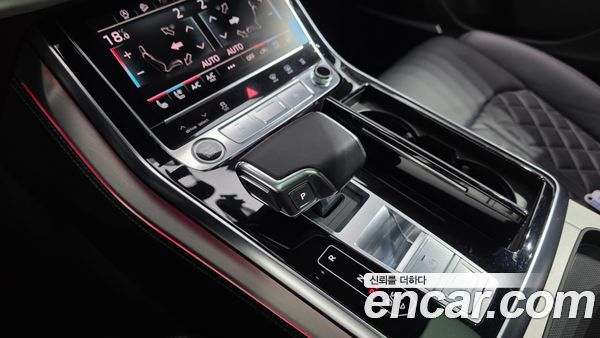 Audi Q8 2022, фото 12