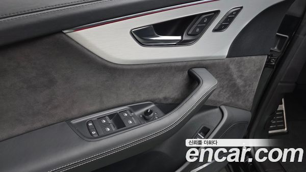 Audi Q8 2022, фото 26
