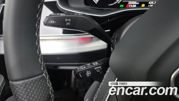 Audi Q8 2022, фото 30