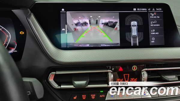 BMW 1 Series 2022, фото 15