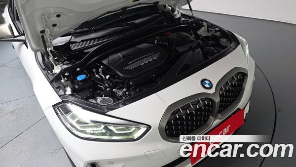 BMW 1 Series 2024, фото 5