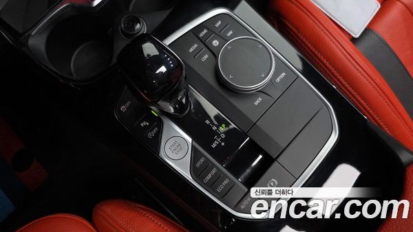 BMW 1 Series 2024, фото 11