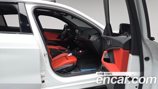 BMW 1 Series 2024, фото 15