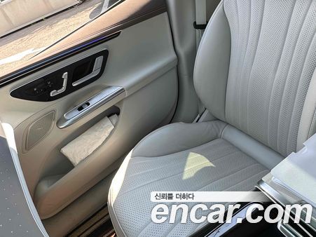 Mercedes-Benz EQE 2024, фото 13