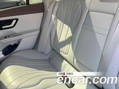 Mercedes-Benz EQE 2024, фото 15