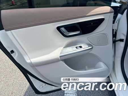 Mercedes-Benz EQE 2024, фото 17