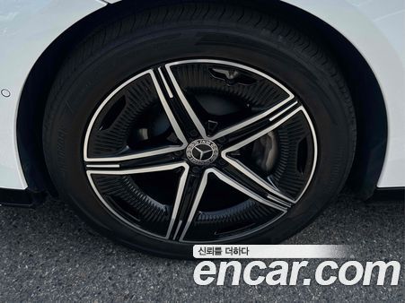 Mercedes-Benz EQE 2024, фото 20