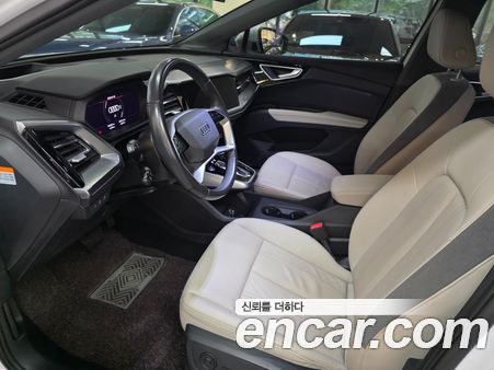 Audi Q4 e-tron 2022, фото 14