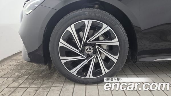 Mercedes-Benz E-Class 2025, фото 5