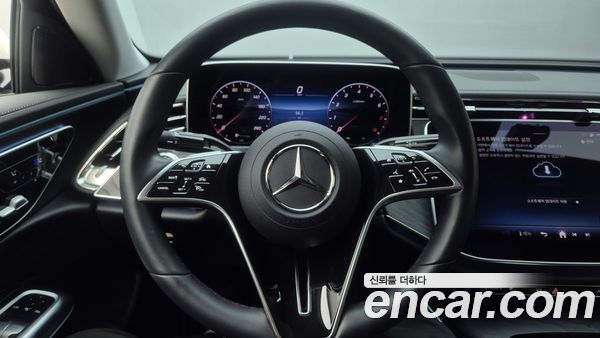 Mercedes-Benz E-Class 2024, фото 5