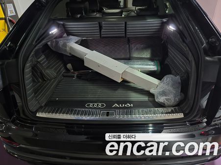 Audi Q8 2021, фото 5