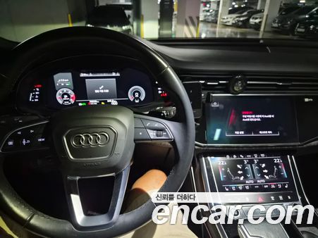 Audi Q8 2021, фото 9