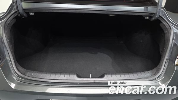 Hyundai Elantra 2022, фото 20