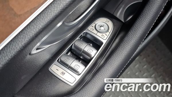 Mercedes-Benz E-Class 2023, фото 29