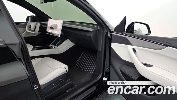 Tesla Model Y 2026, фото 15