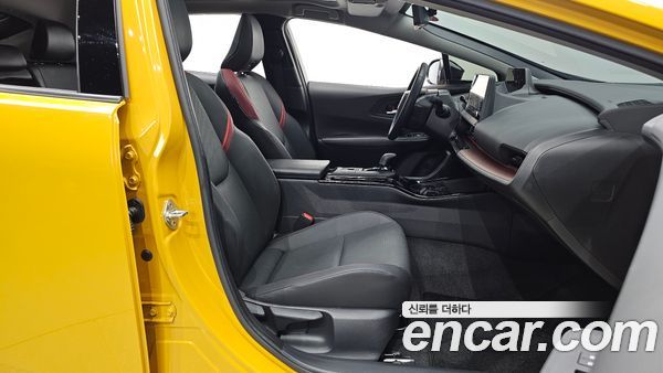 Toyota Prius 2024, фото 13