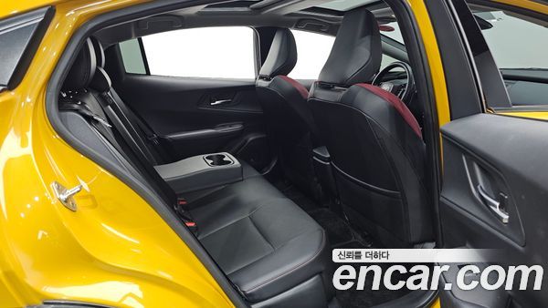 Toyota Prius 2024, фото 16