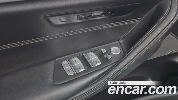 BMW 5 Series 2023, фото 29