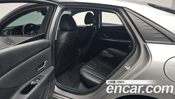 Hyundai Elantra 2021, фото 16