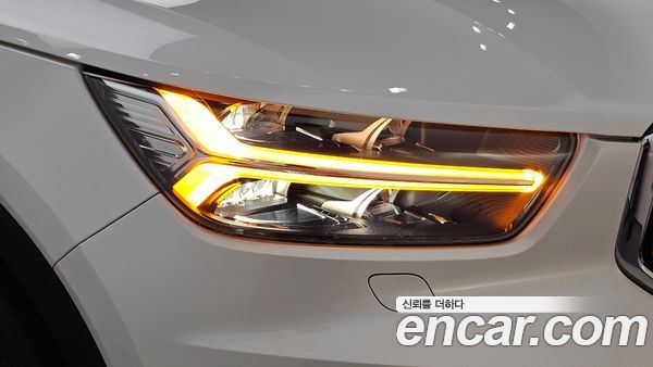 Volvo XC40 2025, фото 8