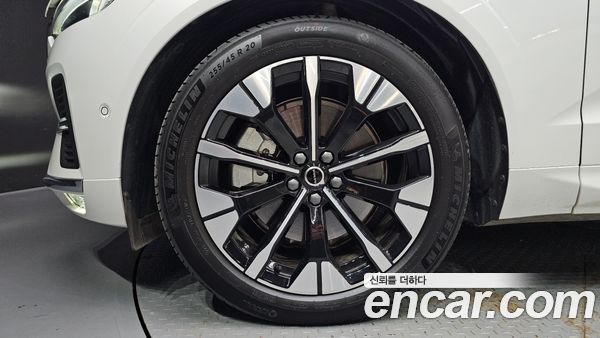 Volvo XC60 2026, фото 5