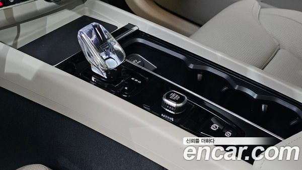 Volvo XC60 2026, фото 12