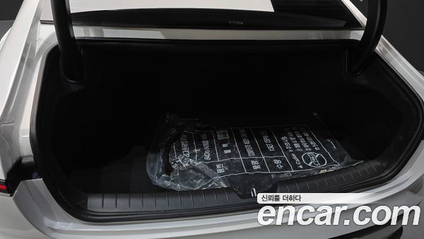 Hyundai Grandeur 2023, фото 18