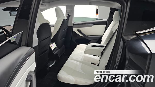 Tesla Model Y 2025, фото 15