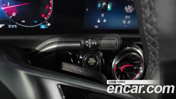 Mercedes-Benz A-Class 2025, фото 9