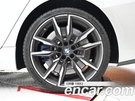 BMW 8 Series 2024, фото 5
