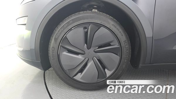 Tesla Model Y 2026, фото 5
