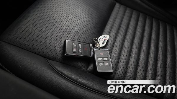 Land Rover Discovery Sport 2021, фото 16