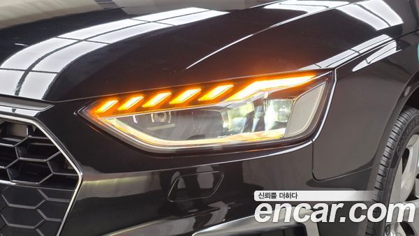 Audi A4 2021, фото 7
