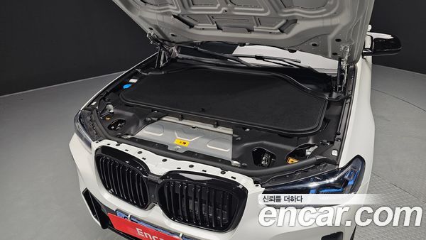 BMW iX3 2024, фото 6